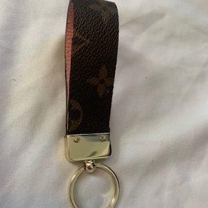 Louis Vuitton Accessories - Medium Louis Vuitton Floral Keychain with Pink Louis Vuitton Accessories - Medium Louis Vuitton Floral Keychain with Pink
